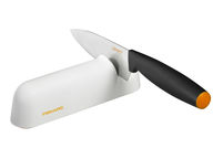 Fiskars Functional Form Roll-Sharp veitsenteroitin, valkoinen